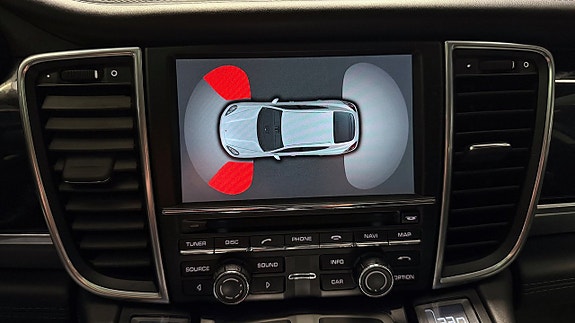 Porsche Panamera 4S 28 of 30