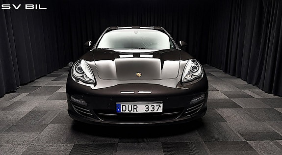 Porsche Panamera 4S 2 of 30