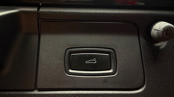 Porsche Panamera 4S 15 of 30