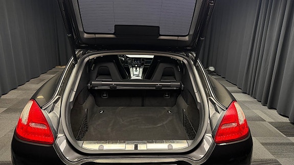 Porsche Panamera 4S 14 of 30