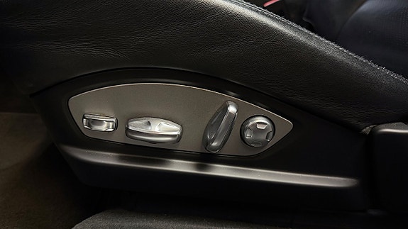 Porsche Panamera 4S 22 of 30