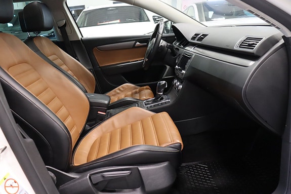 Volkswagen Passat 10 of 30