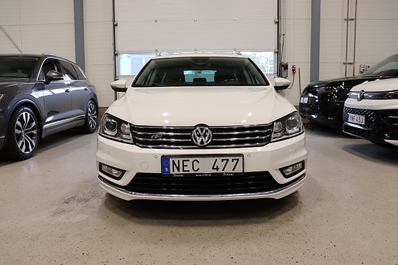 Volkswagen Passat 3 of 30