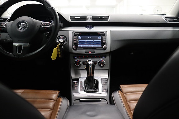 Volkswagen Passat 15 of 30