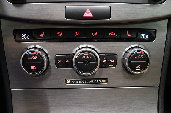 Volkswagen Passat 26 of 30