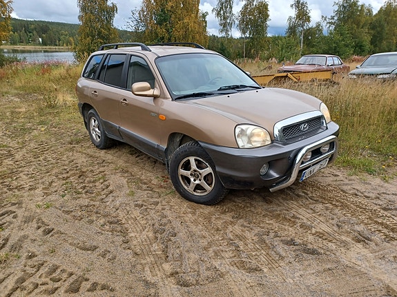 Hyundai Santa Fe 2 of 4