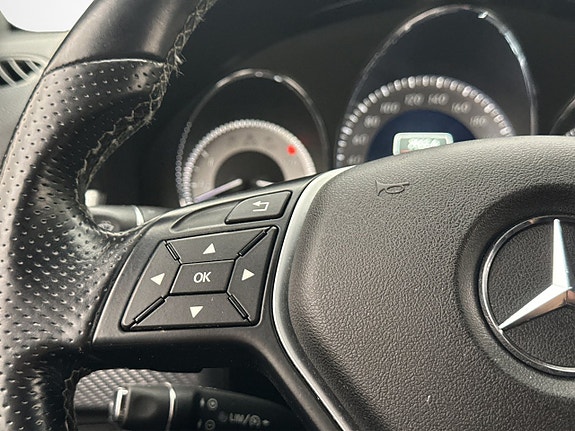 Mercedes-Benz GLK220 21 of 28