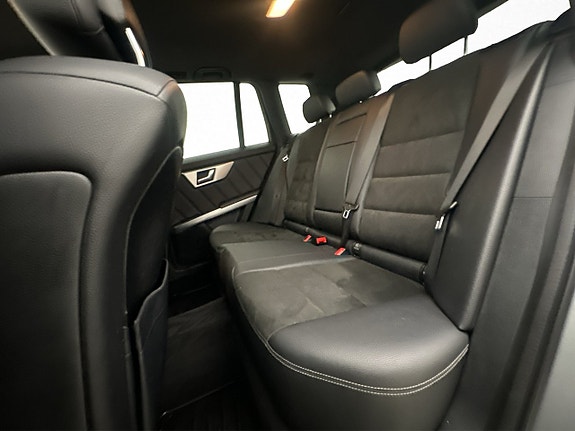 Mercedes-Benz GLK220 11 of 28