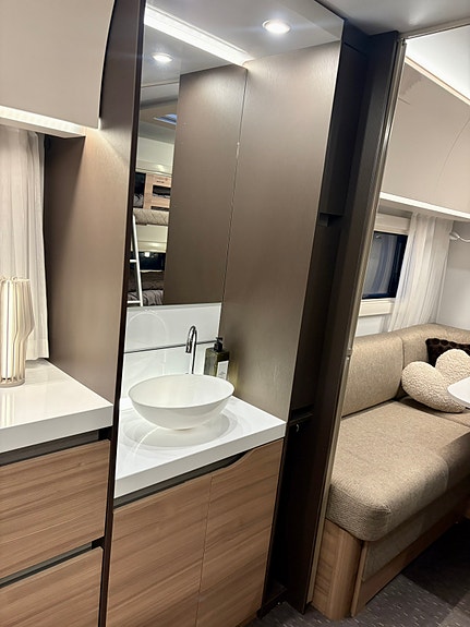 Adria Alpina 763 UK 7 of 11