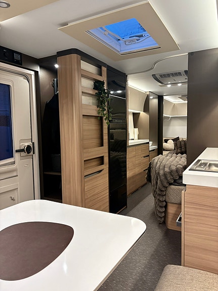 Adria Alpina 763 UK 5 of 11