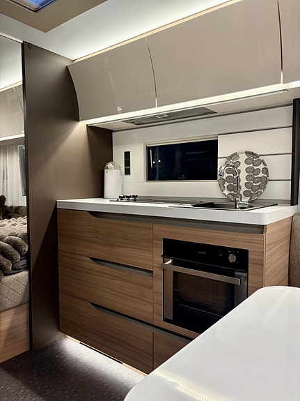 Adria Alpina 763 UK 4 of 11