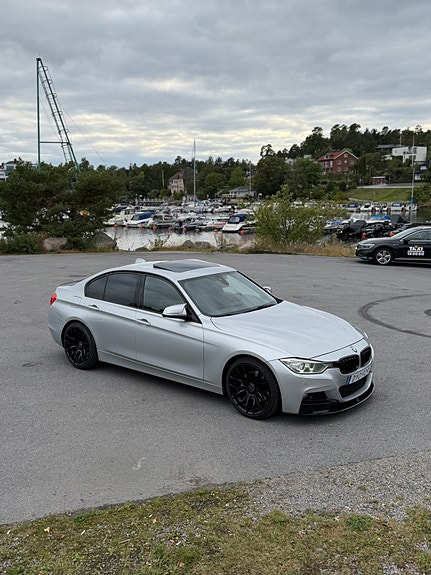 BMW 330d 3 of 11