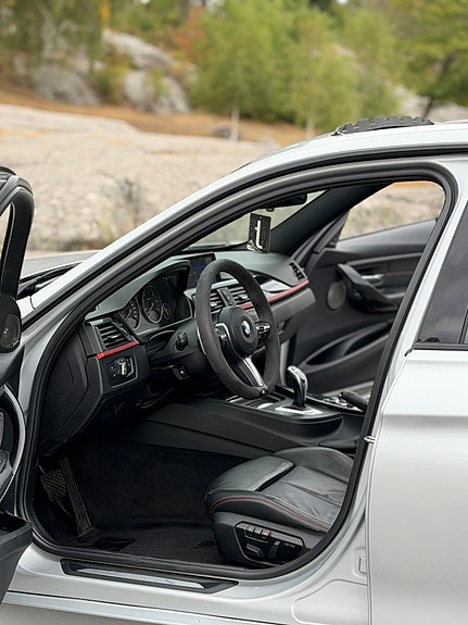 BMW 330d 6 of 11