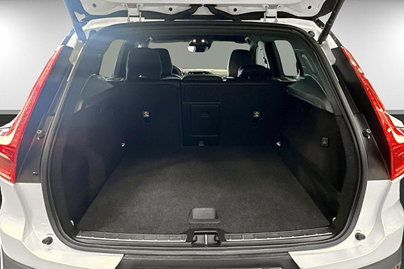 Volvo XC40 14 of 21