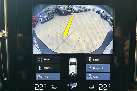 Volvo XC40 18 of 21