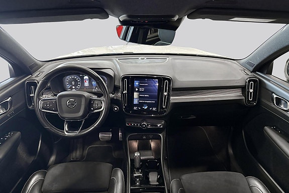 Volvo XC40 7 of 21