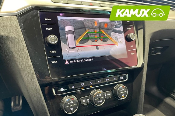Volkswagen Passat Alltrack 15 of 18