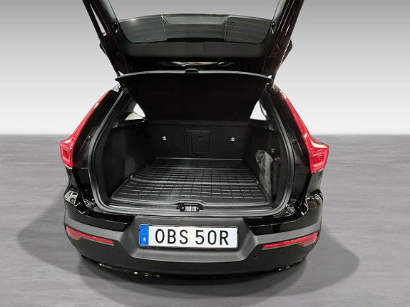 Volvo XC40 11 of 16
