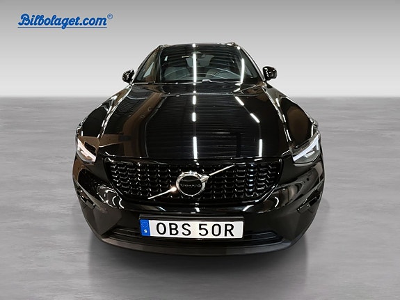 Volvo XC40 3 of 16