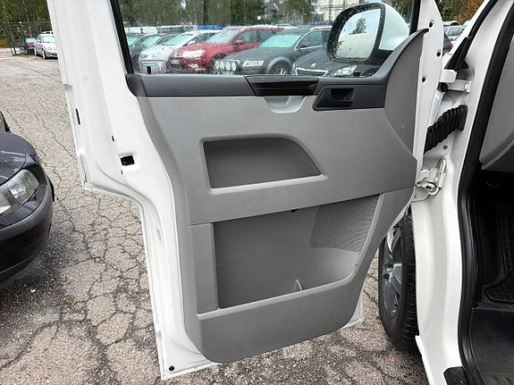 Volkswagen Transporter 23 of 27