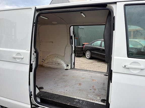 Volkswagen Transporter 22 of 27
