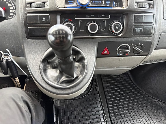 Volkswagen Transporter 10 of 27
