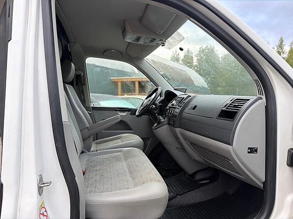 Volkswagen Transporter 12 of 27