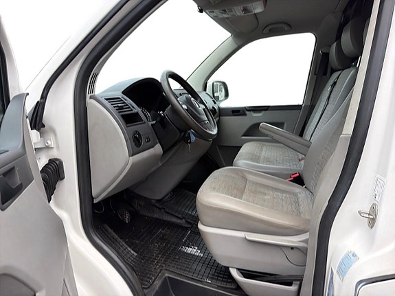 Volkswagen Transporter 9 of 27