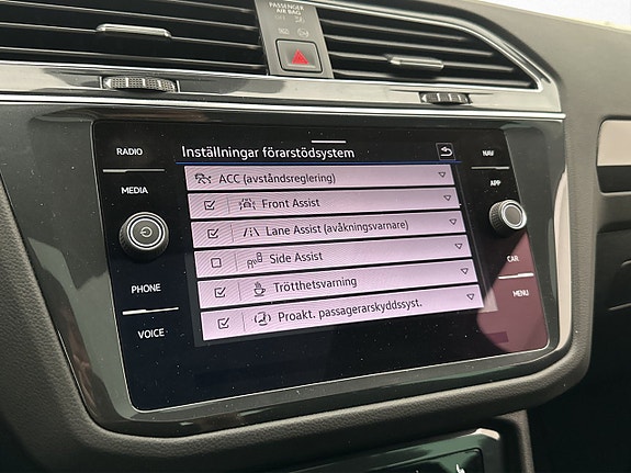 Volkswagen Tiguan 23 of 30