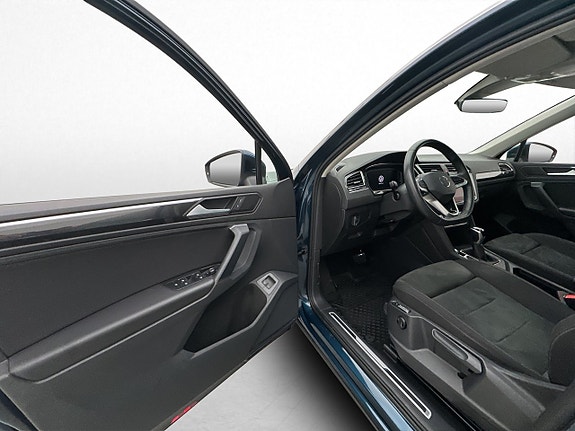 Volkswagen Tiguan 12 of 30