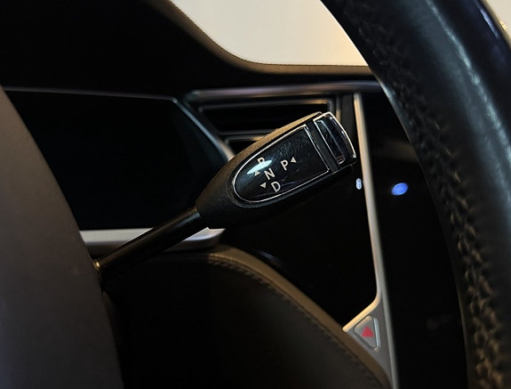 Tesla Model S 17 of 17