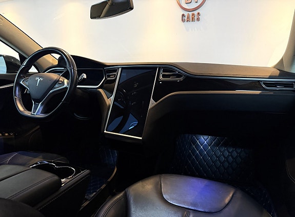 Tesla Model S 13 of 17