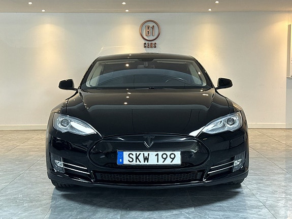 Tesla Model S 6 of 17