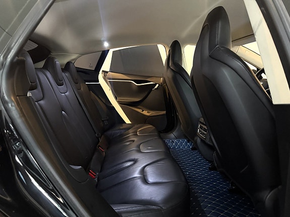 Tesla Model S 9 of 17