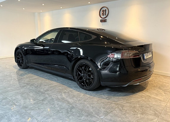 Tesla Model S 3 of 17