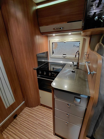 Adria Coral S 690SC 6 of 12