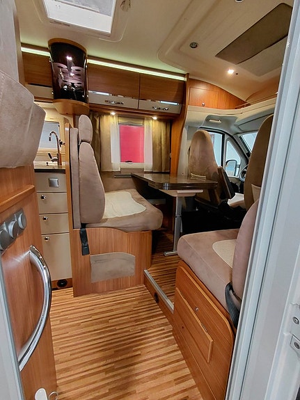 Adria Coral S 690SC 3 of 12
