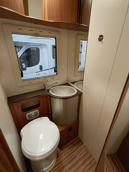 Adria Coral S 690SC 10 of 12
