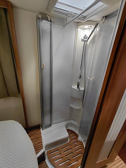 Adria Coral S 690SC 9 of 12