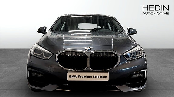BMW 118i 8 of 13