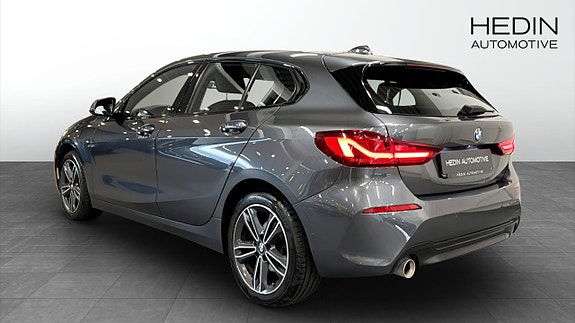 BMW 118i 2 of 13