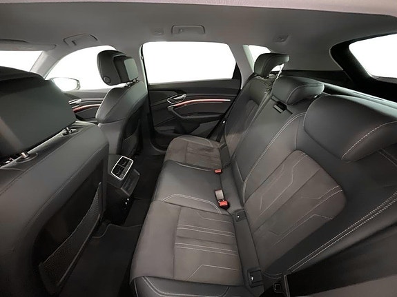 Audi Q8 e-tron 11 of 16