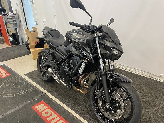 Kawasaki Z650S "Endast 24mil och Absolut nyskick" 2 of 6