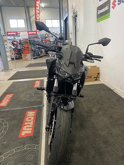Kawasaki Z650S "Endast 24mil och Absolut nyskick" 5 of 6