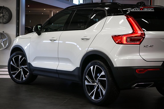 Volvo XC40 5 of 30