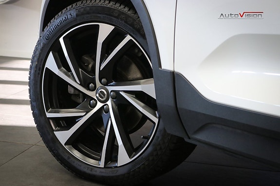 Volvo XC40 10 of 30