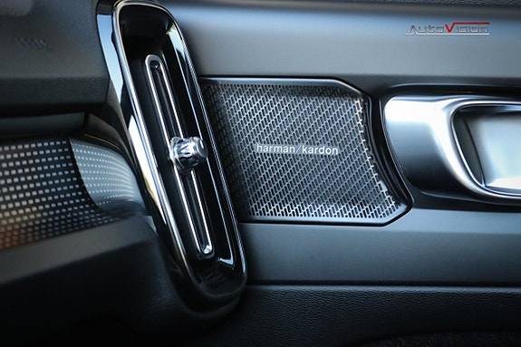 Volvo XC40 19 of 30