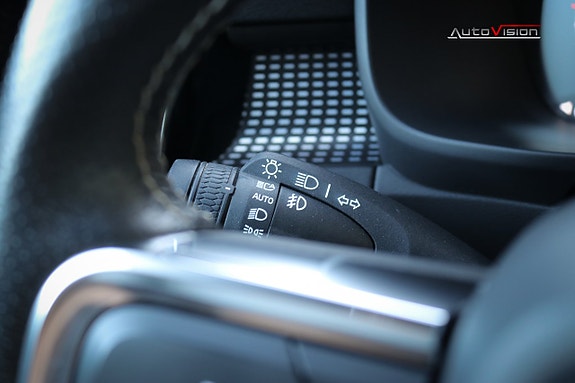 Volvo XC40 23 of 30