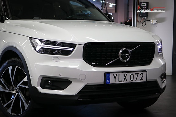 Volvo XC40 4 of 30