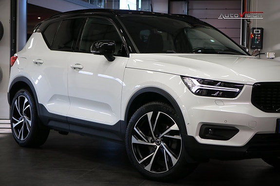Volvo XC40 3 of 30